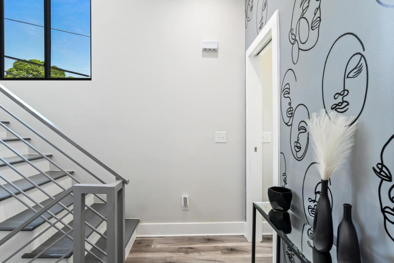 The Red Door - Ultra Modern Atlanta Home - Designedbydom Exterior foto
